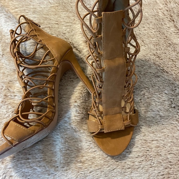 Cute strappy sandals (heels) - Picture 3 of 6